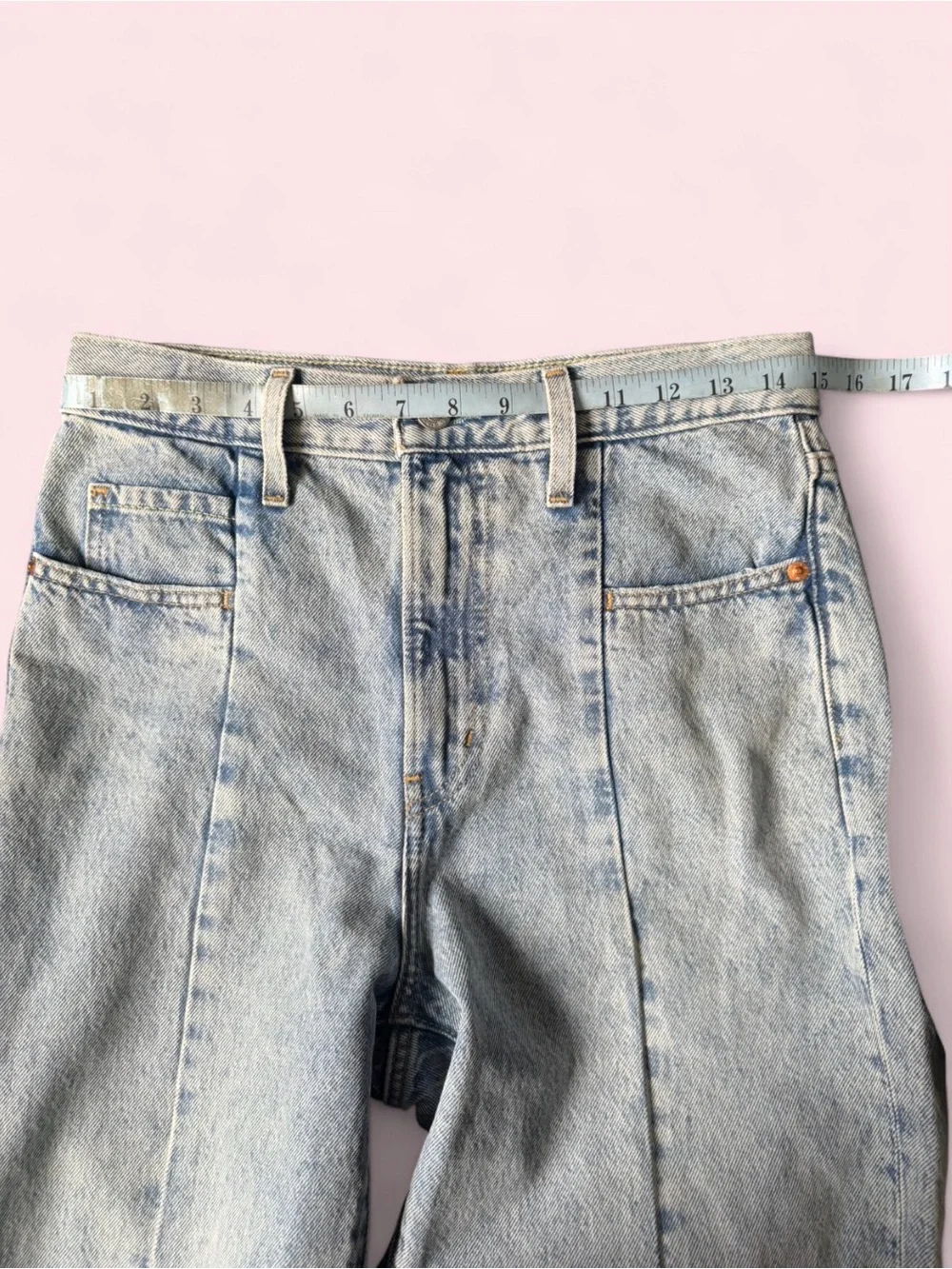 NWOT Levis High Waist Altered Mom
Jeans 28 Blue - Picture 3 of 8